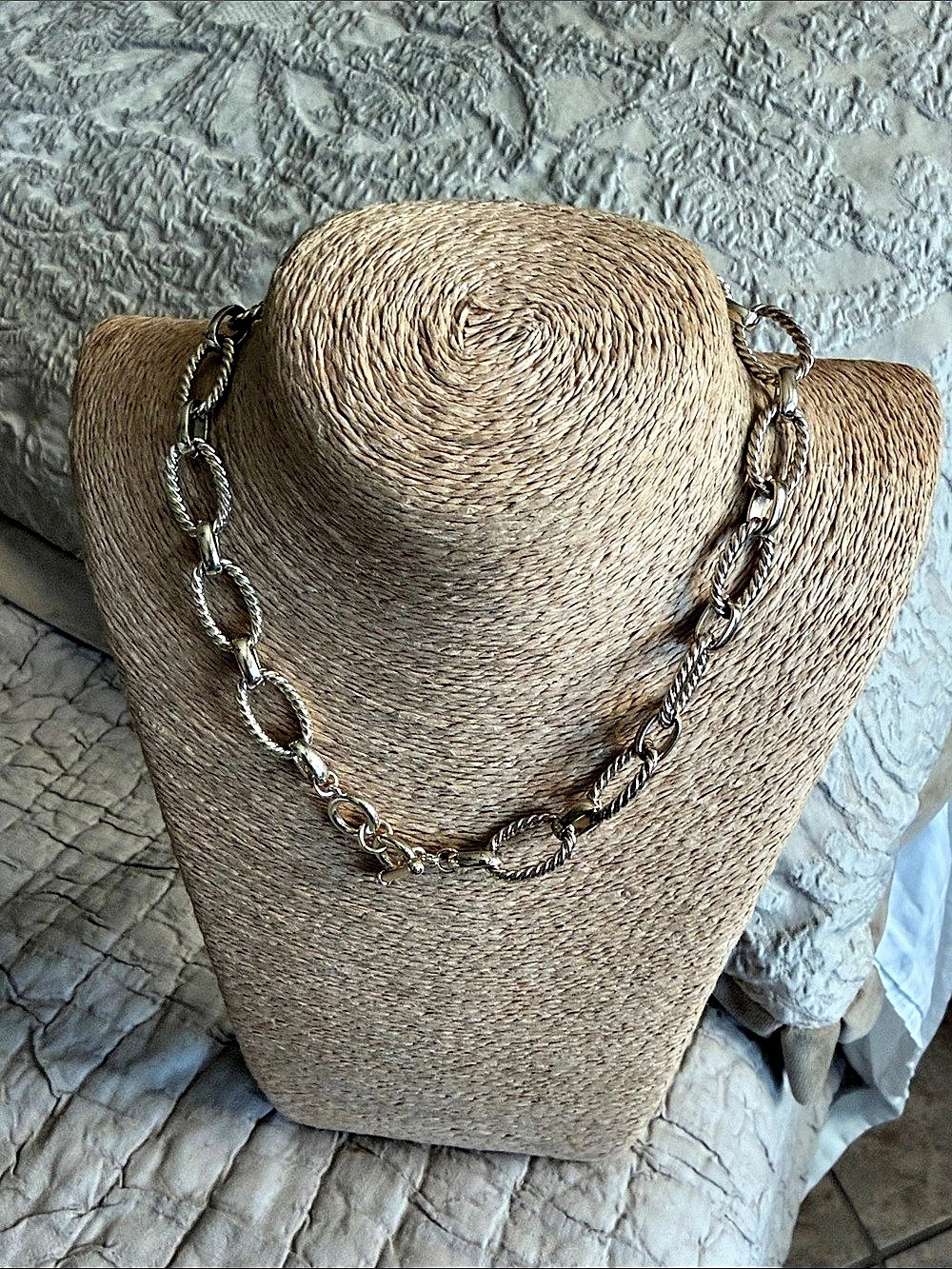 Toggle Chain Necklace Gold tone 17”